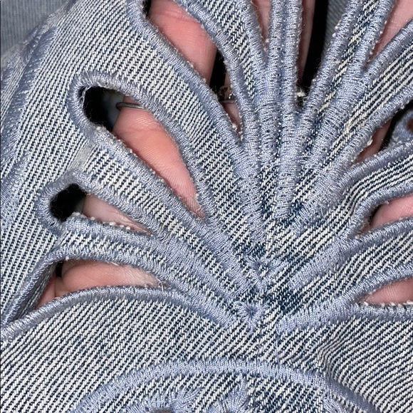 Levi’s Limited Edition Crop Cutout Jeans - Picture 10 of 10